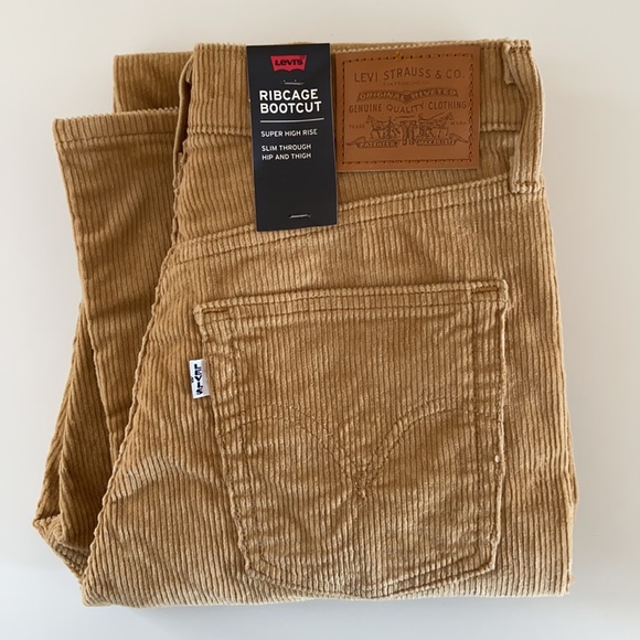 New Levi’s ribcage bootcut high rise pants - Picture 8 of 11